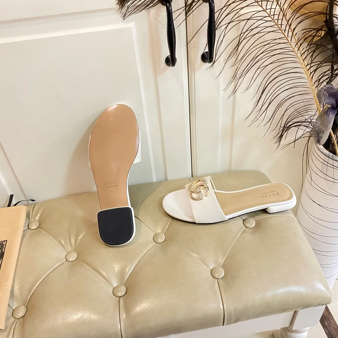 👟👟Ex-factory price 420👟👟, new Gucci slippers, cowhide surface, sheepskin lining, sizes 35-42 (custom-made sizes 43 and 44 are non-refundable)